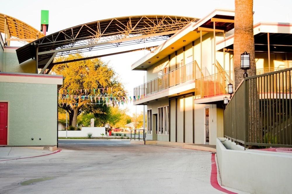 Whispering Palms Inn Del Rio Εξωτερικό φωτογραφία