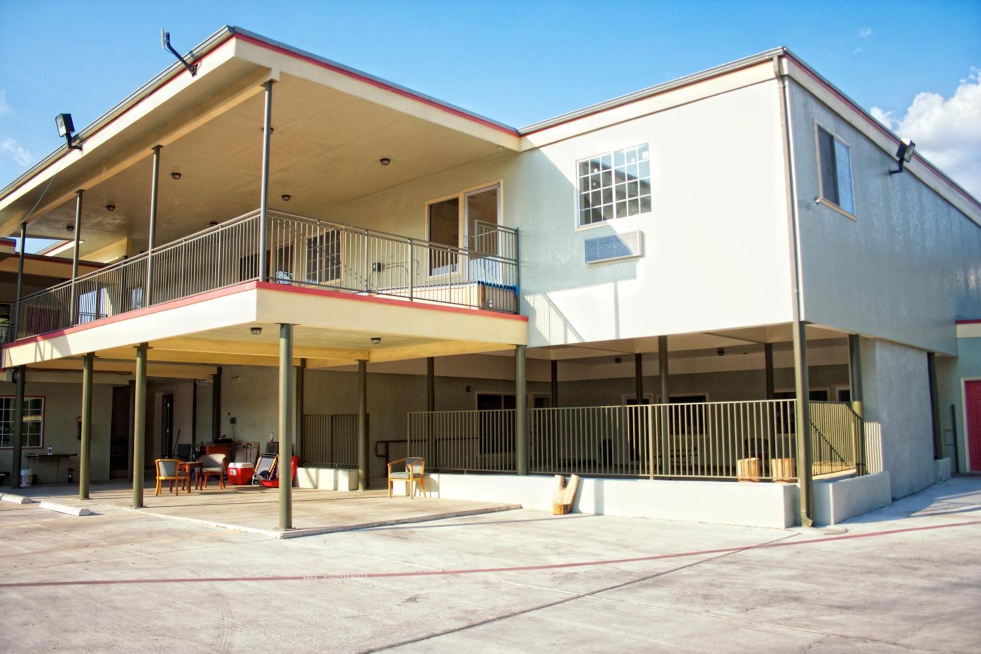 Whispering Palms Inn Del Rio Εξωτερικό φωτογραφία